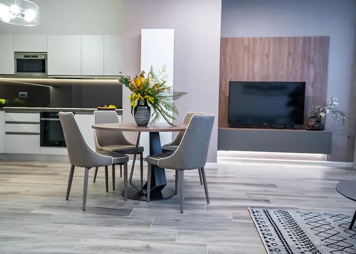 מלון דירות Novos 4*